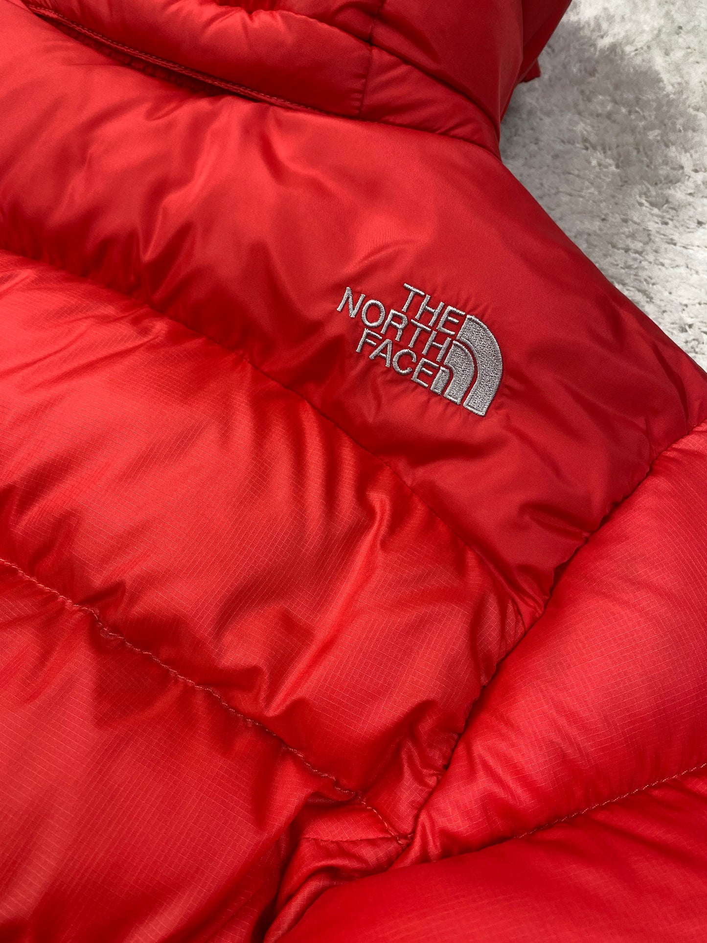 The North Face Puffer Daunen Jacke NUPTSE 700 Gr. M (95)